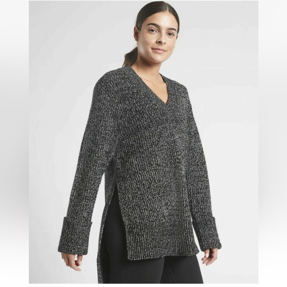 Athleta Shasta Wool-Blend V-Neck Oversized Sweater Cozy Fall Winter Sweater